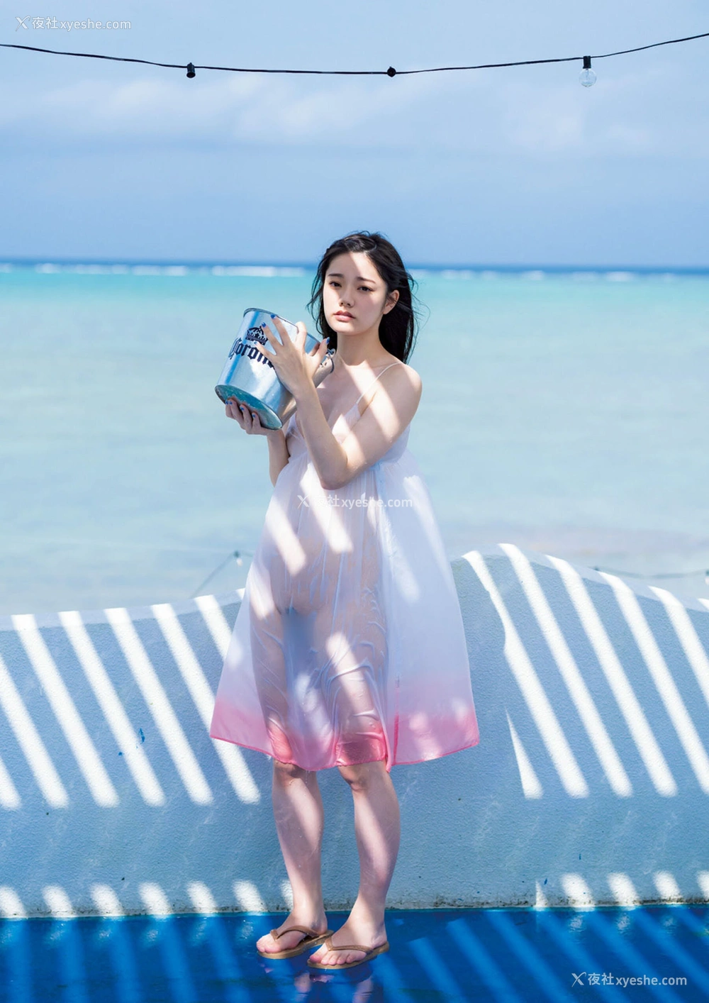 1P - 宫下玲奈《1st写真集『透明少女』増ページ デジタル特装版》