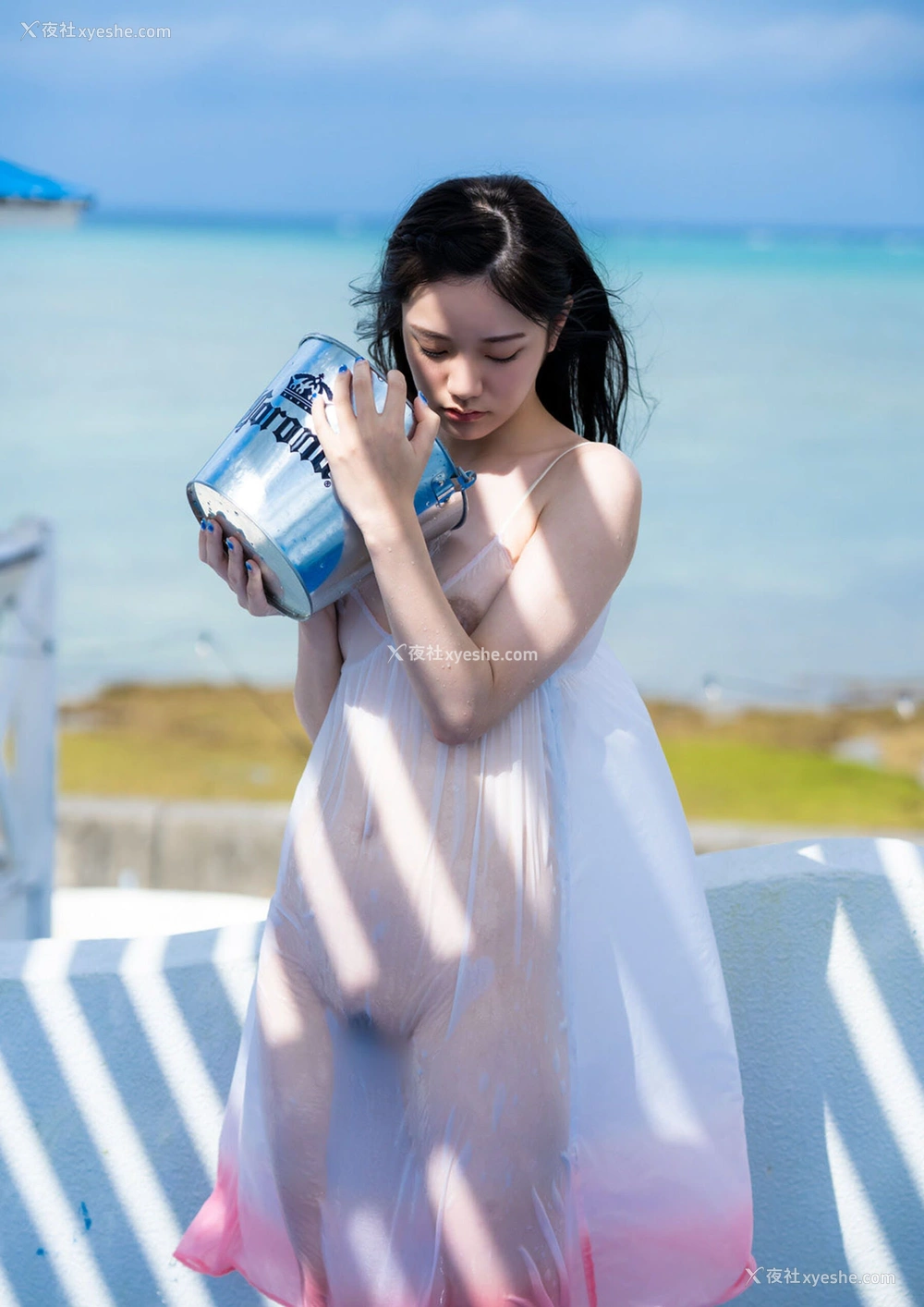 1P - 宫下玲奈《1st写真集『透明少女』増ページ デジタル特装版》
