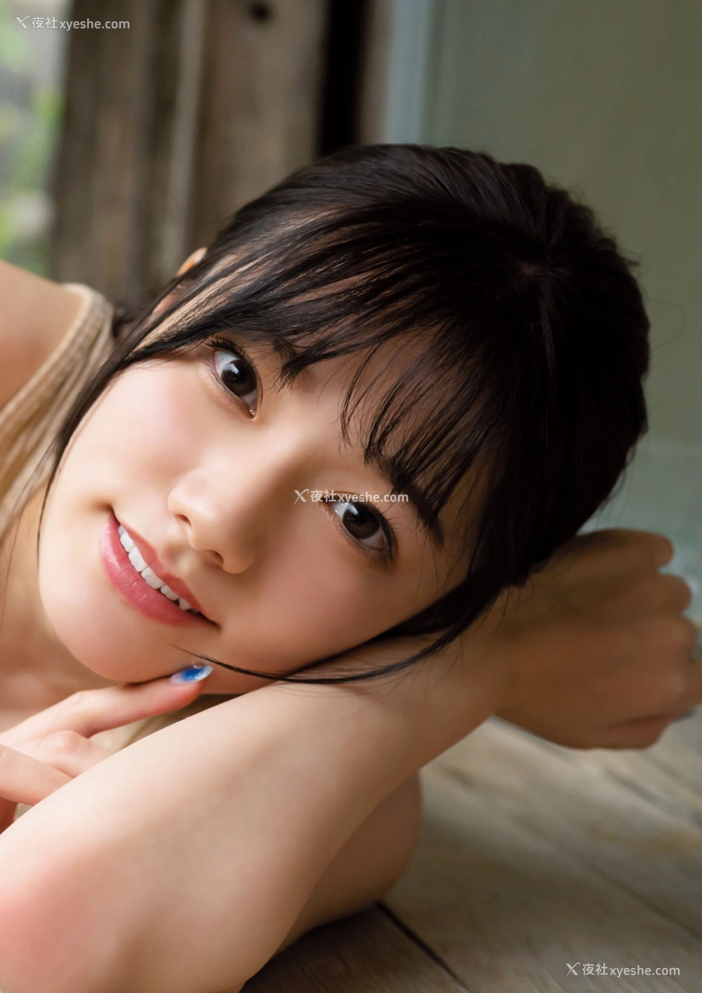 1P - 宫下玲奈《1st写真集『透明少女』増ページ デジタル特装版》