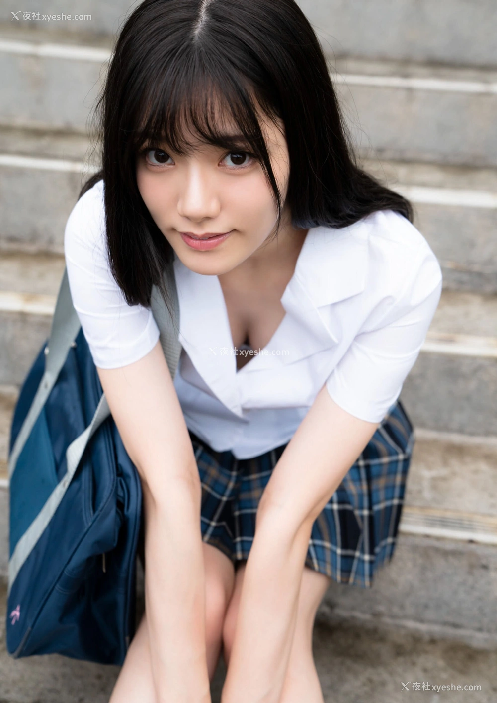 1P - 宫下玲奈《1st写真集『透明少女』増ページ デジタル特装版》