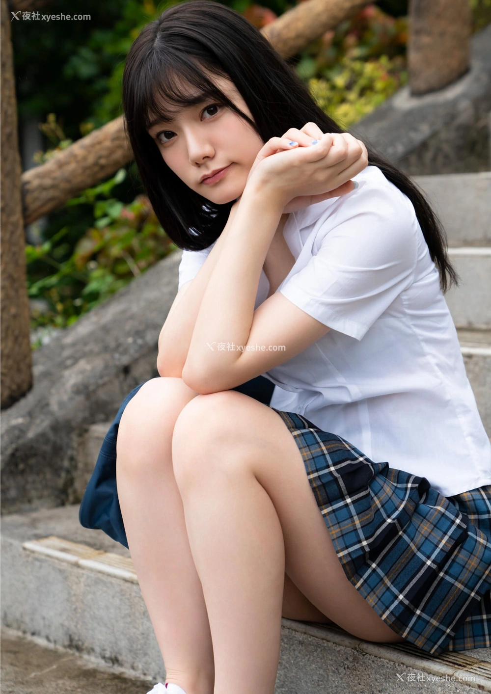 1P - 宫下玲奈《1st写真集『透明少女』増ページ デジタル特装版》