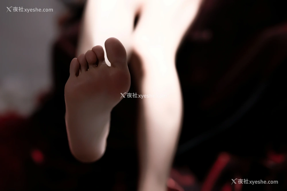 1P - 星之迟迟-碧蓝档案BA写真本《Erotopia》电子版-银镜伊织