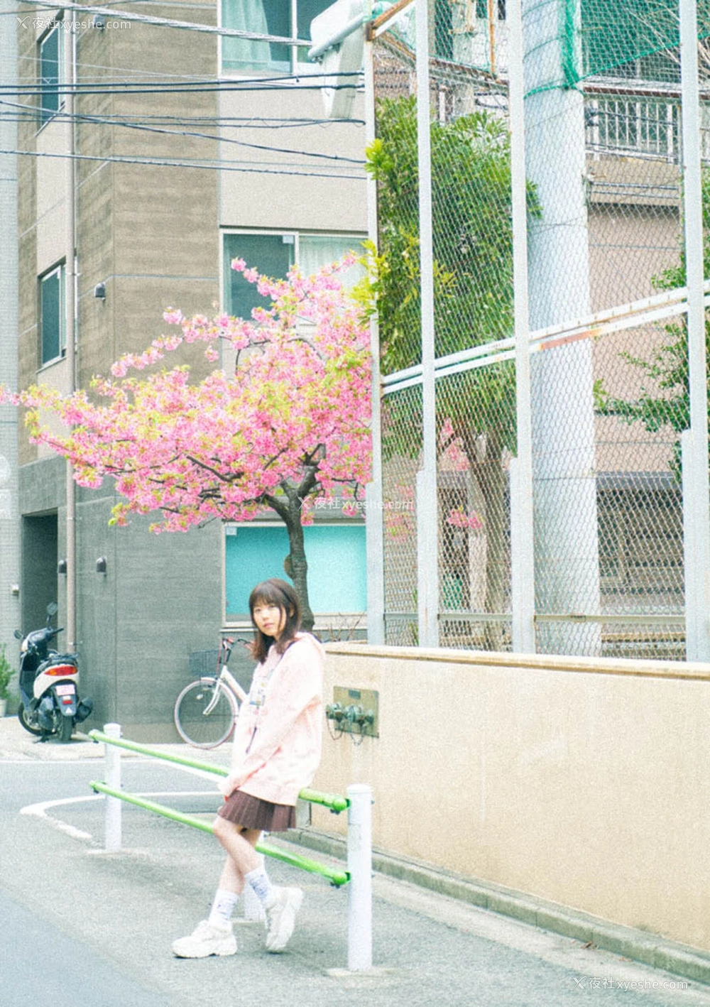 1P - 水卜樱《girl meets street》