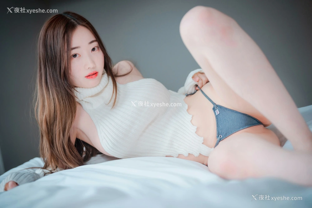 1P - DJAWA Photo – Jiwon – Knit & Denim