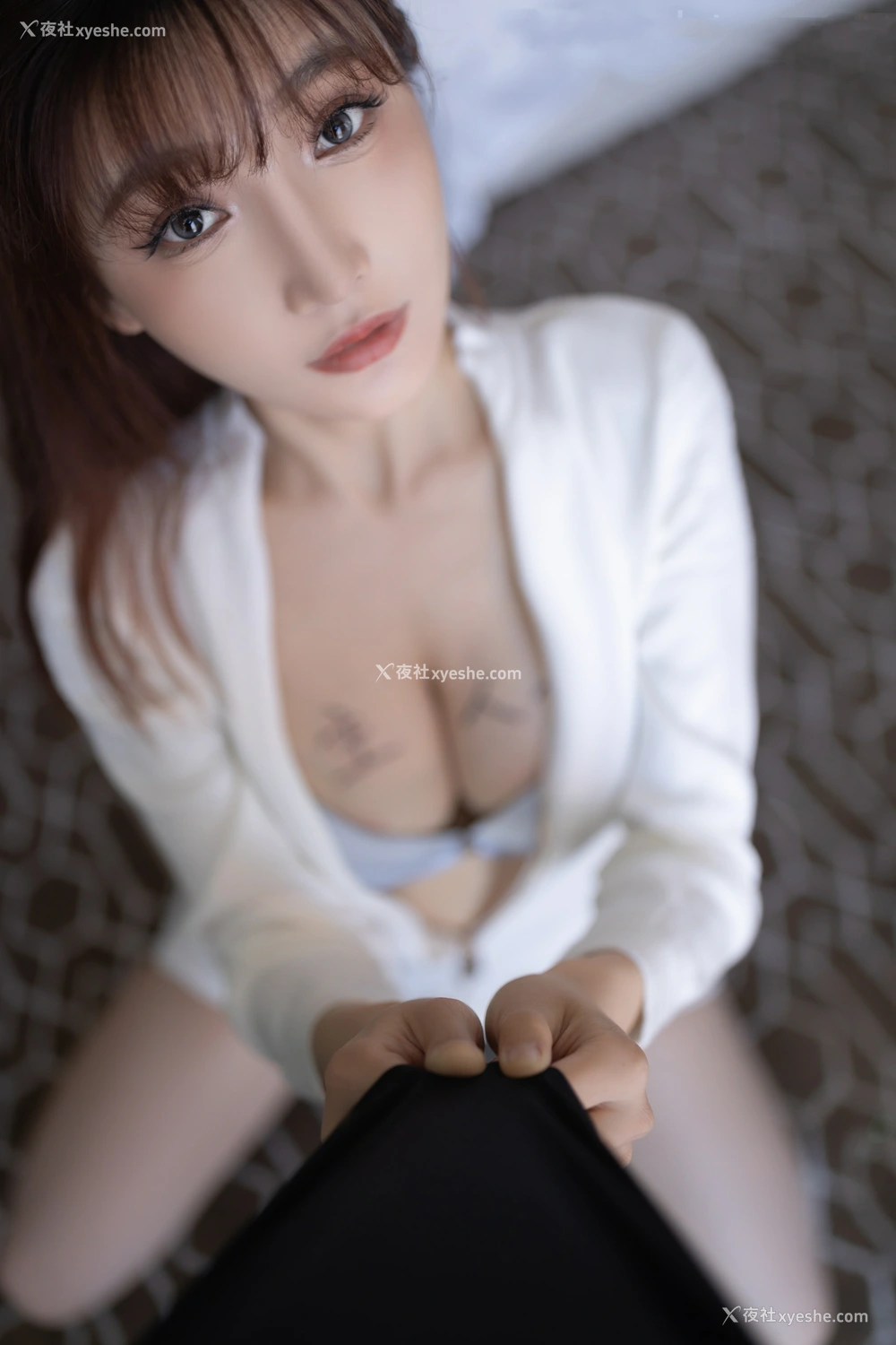 1P - xiuren秀人网福利陆萱萱大尺度私拍写真主人
