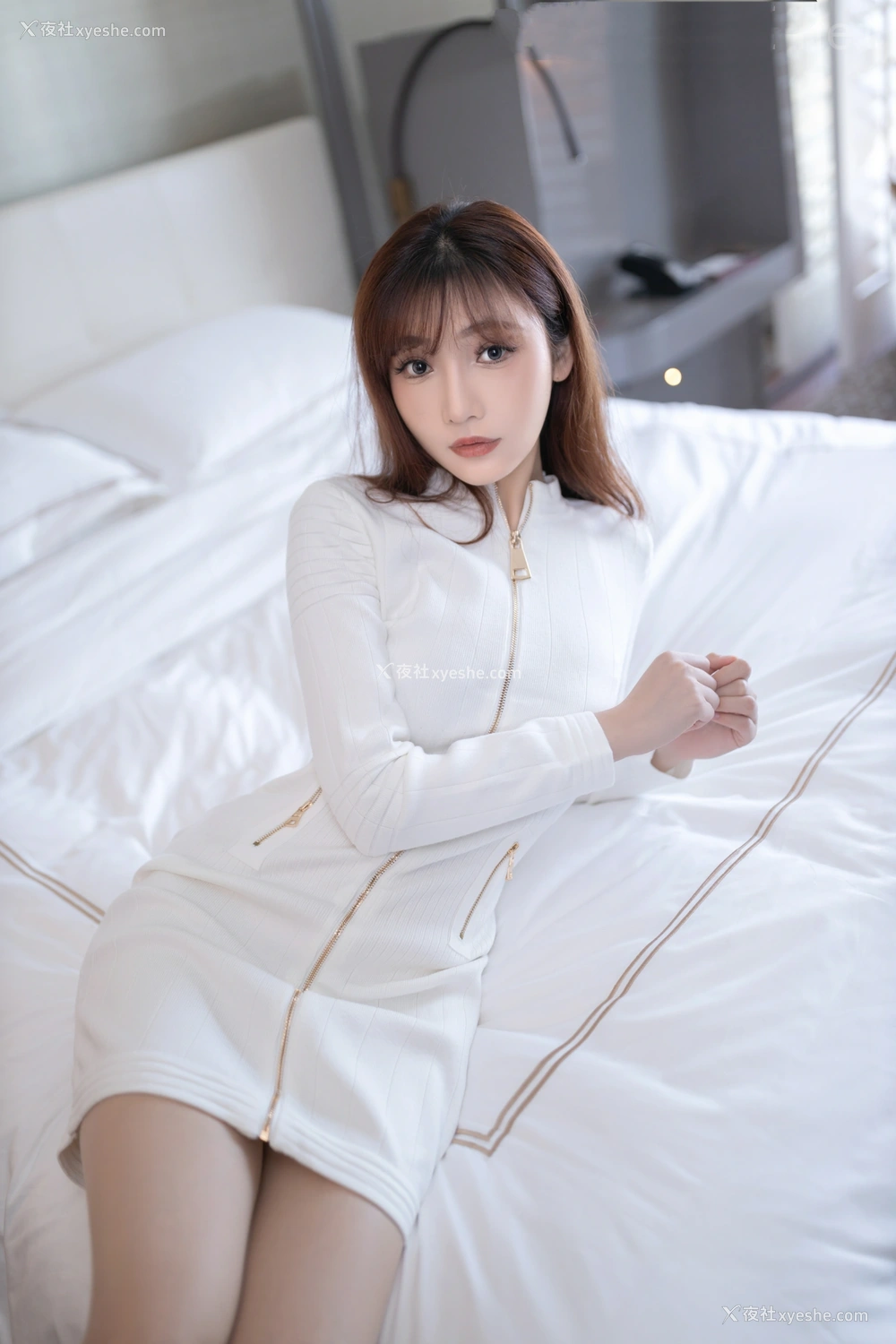 1P - xiuren秀人网福利陆萱萱大尺度私拍写真主人