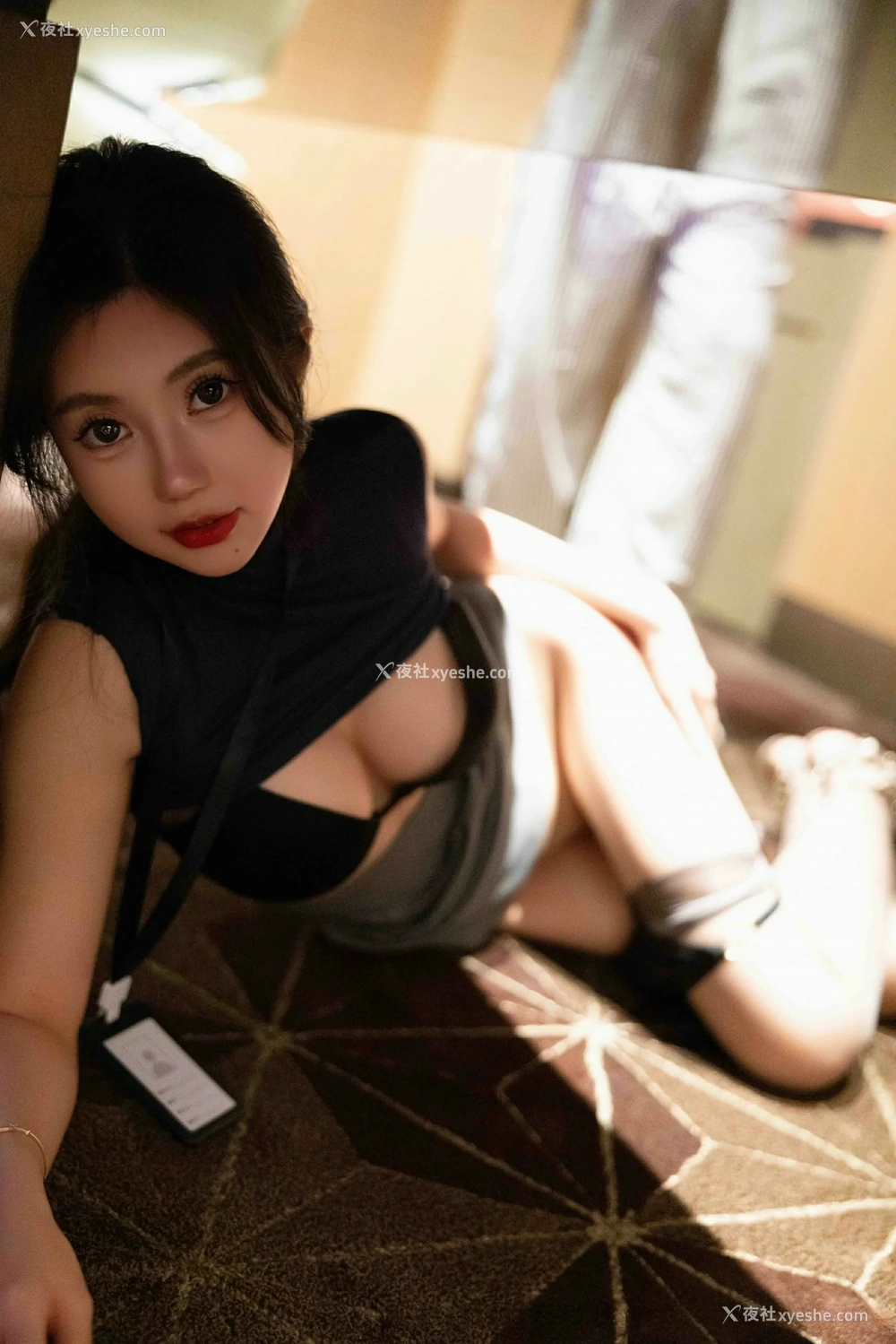 1P - [XiuRen秀人网] No.9560 绮里嘉ula