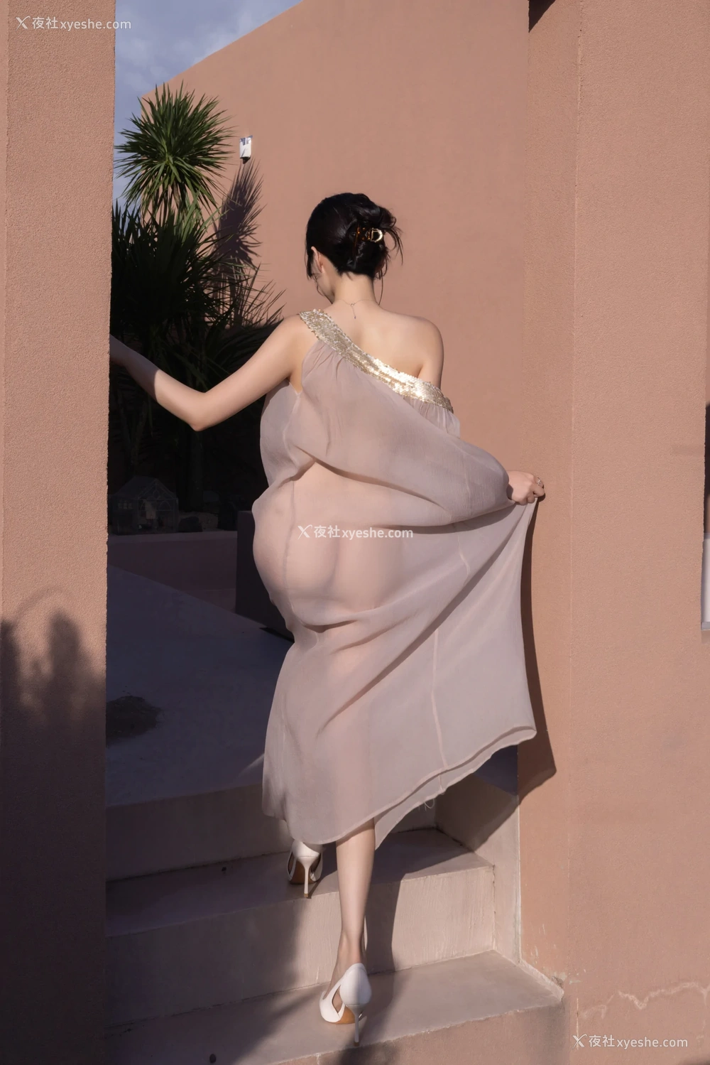 1P - xiuren秀人网福利鱼子酱Fish大尺度内部私房抹胸芦苇女人