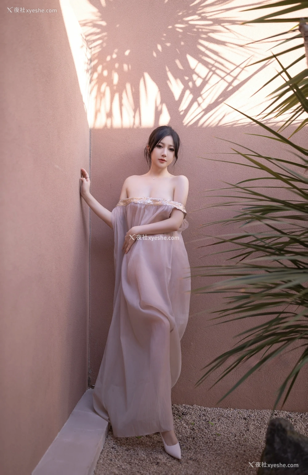 1P - xiuren秀人网福利鱼子酱Fish大尺度内部私房抹胸芦苇女人