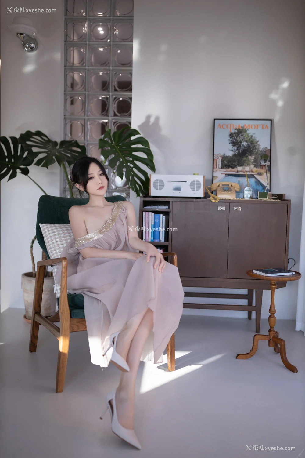 1P - xiuren秀人网福利鱼子酱Fish大尺度内部私房抹胸芦苇女人