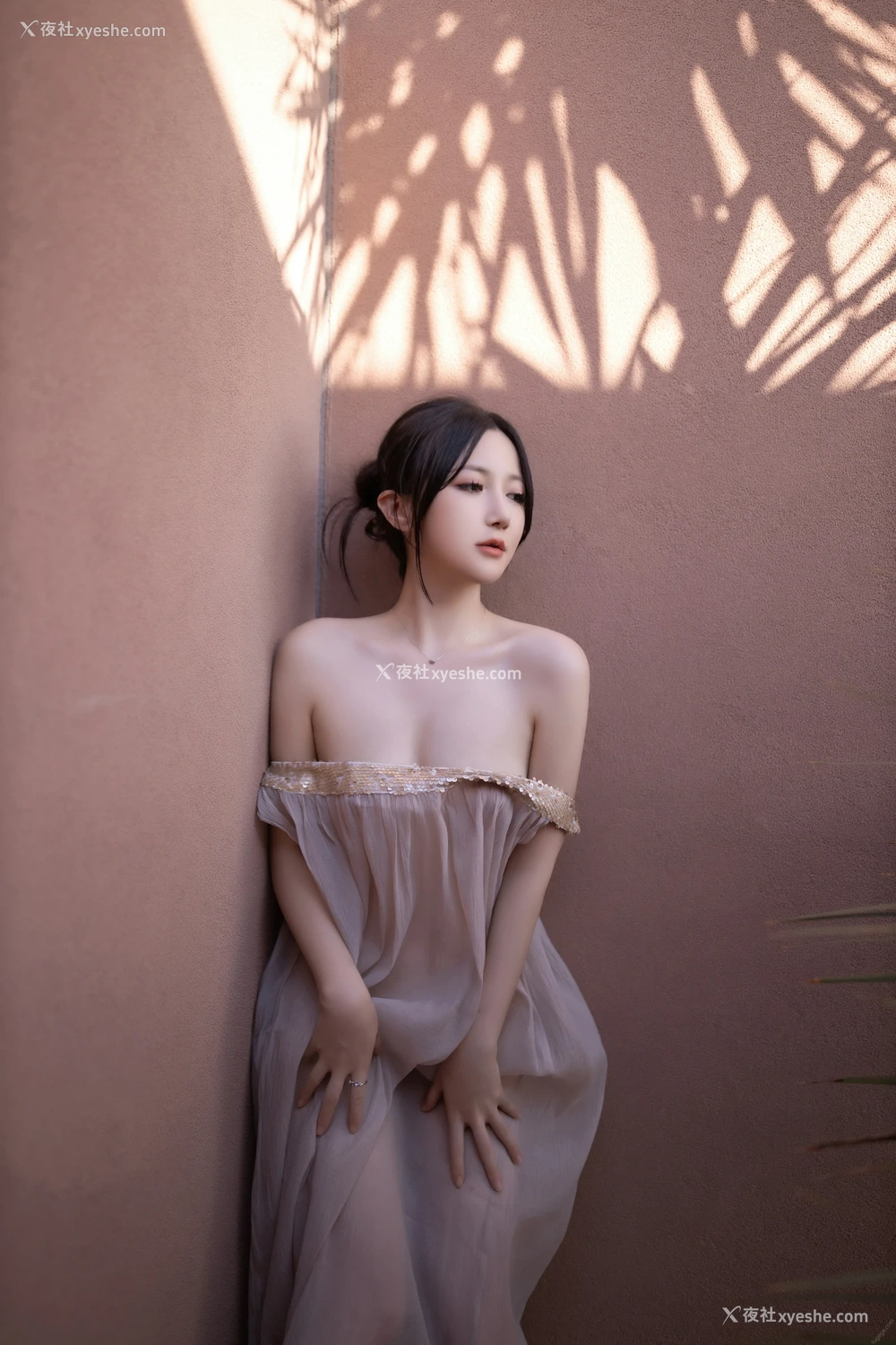 1P - xiuren秀人网福利鱼子酱Fish大尺度内部私房抹胸芦苇女人