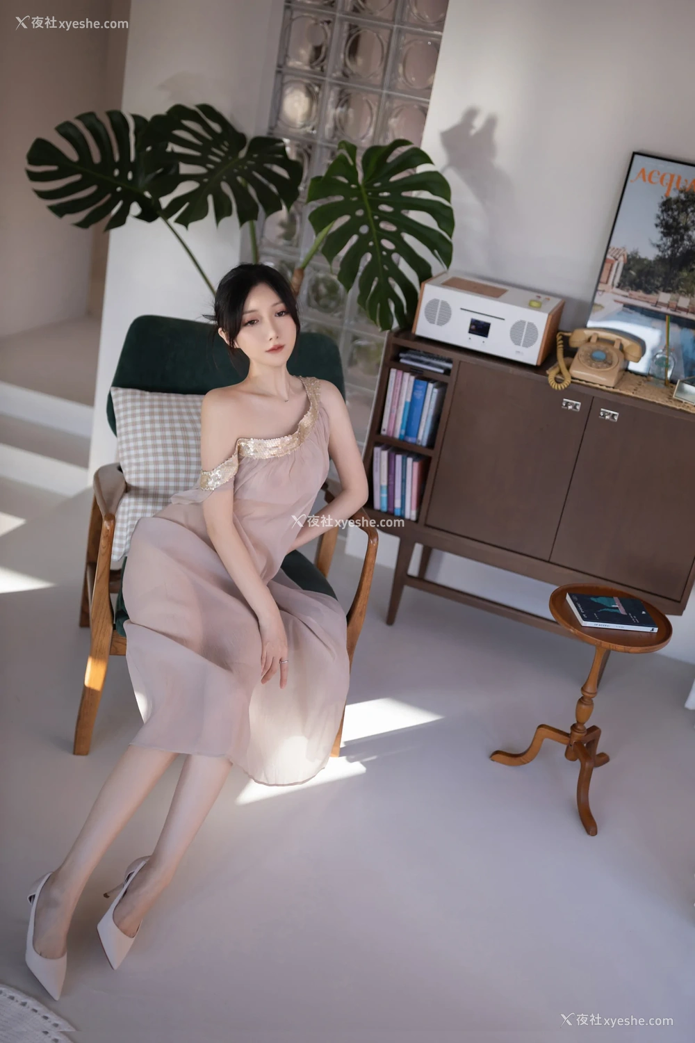 1P - xiuren秀人网福利鱼子酱Fish大尺度内部私房抹胸芦苇女人