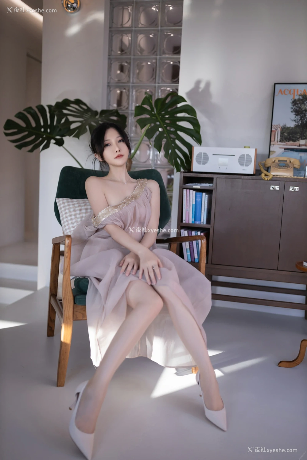 1P - xiuren秀人网福利鱼子酱Fish大尺度内部私房抹胸芦苇女人