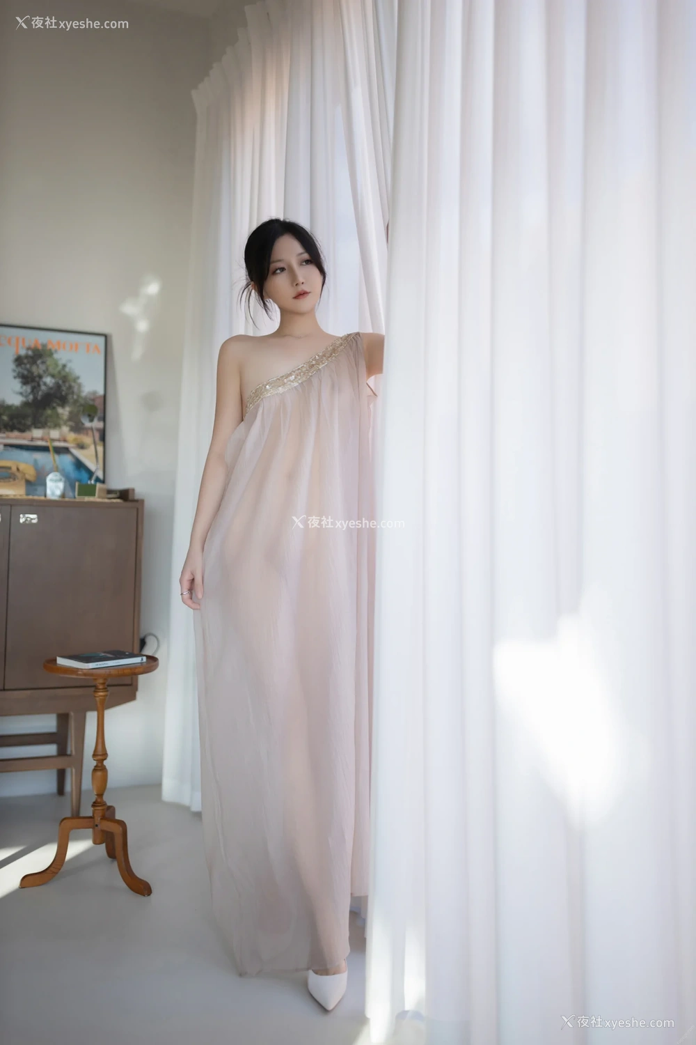1P - xiuren秀人网福利鱼子酱Fish大尺度内部私房抹胸芦苇女人
