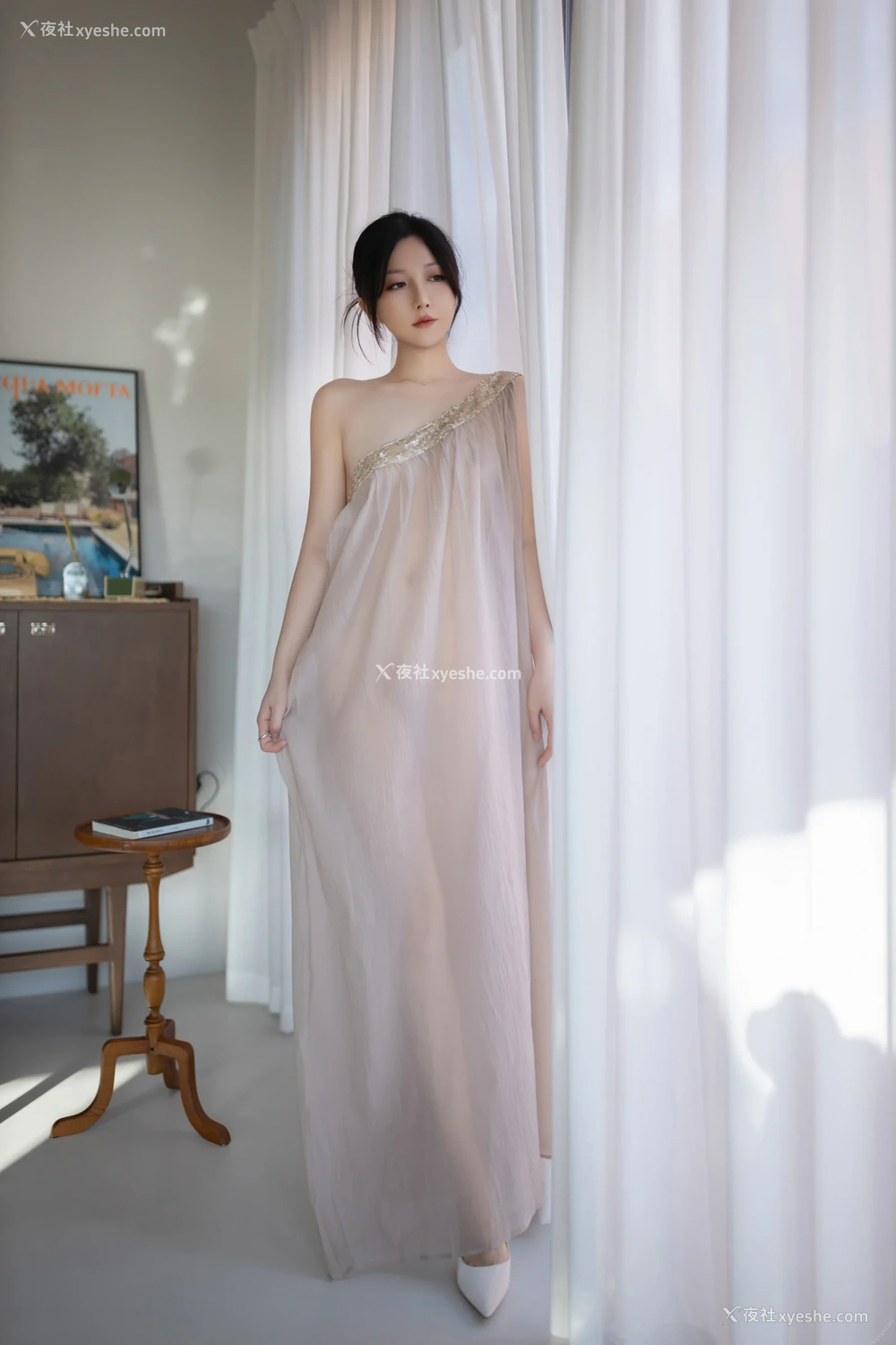 1P - xiuren秀人网福利鱼子酱Fish大尺度内部私房抹胸芦苇女人