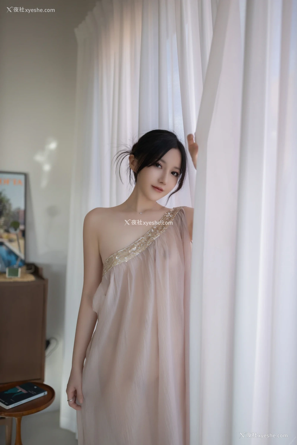 1P - xiuren秀人网福利鱼子酱Fish大尺度内部私房抹胸芦苇女人