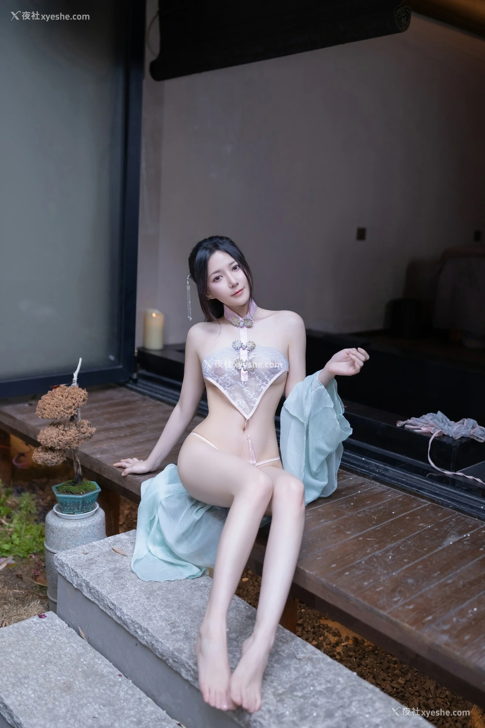 1P - xiuren秀人网福利鱼子酱Fish大尺度内部私购花瓣浴