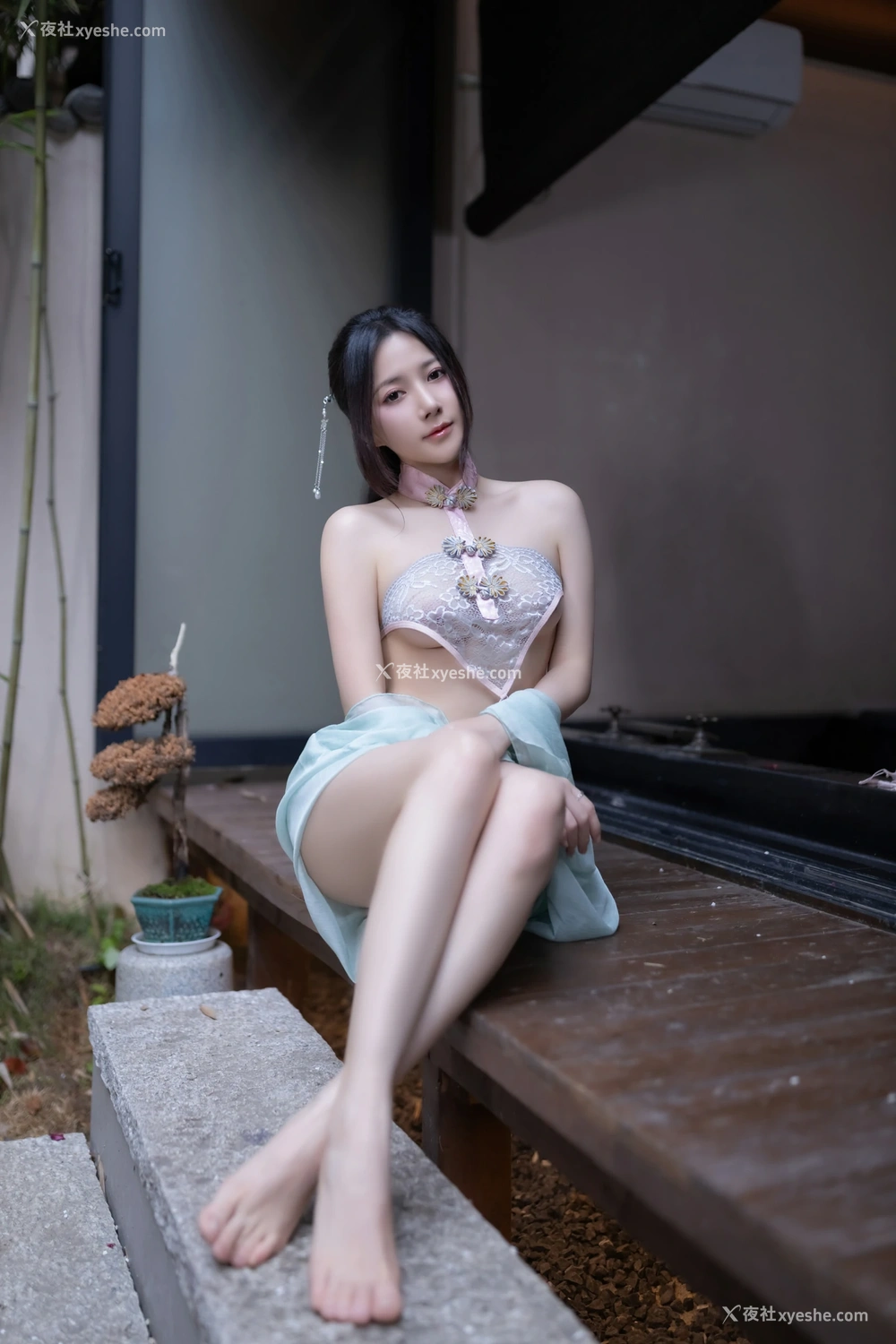 1P - xiuren秀人网福利鱼子酱Fish大尺度内部私购花瓣浴