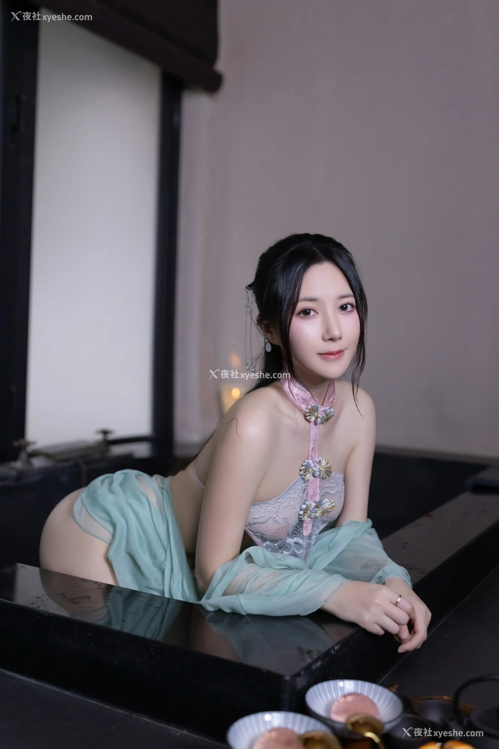 1P - xiuren秀人网福利鱼子酱Fish大尺度内部私购花瓣浴