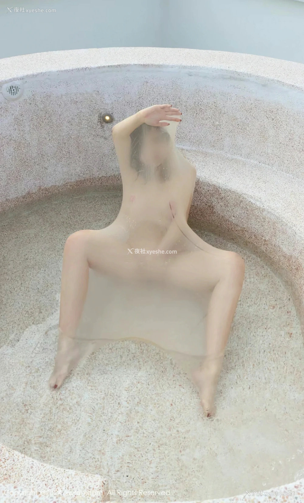1P - [XiuRen秀人网] No.9489 小薯条nienie