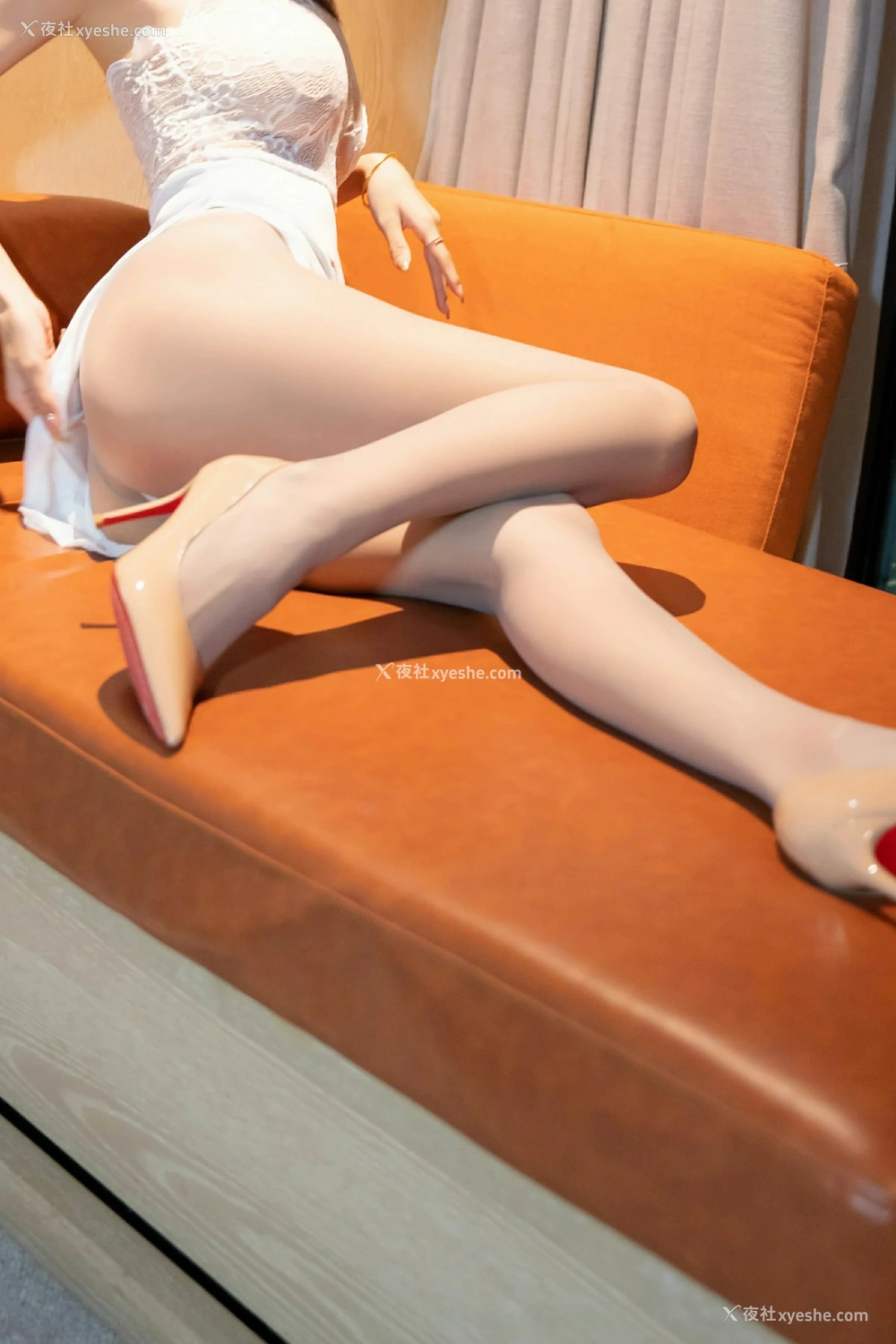 1P - [XiuRen秀人网] No.9541 lingyu69