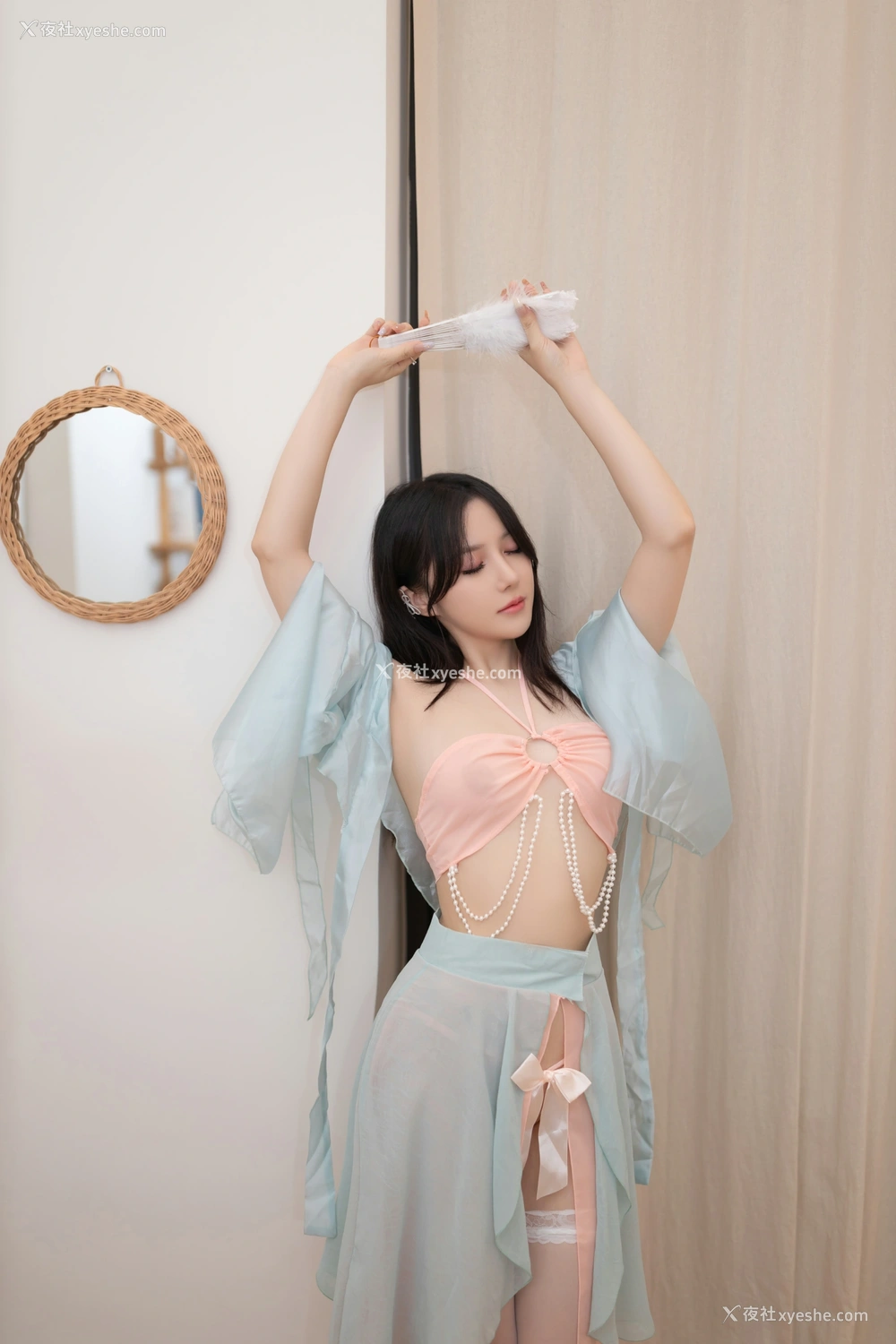 1P - xiuren秀人网福利鱼子酱Fish大尺度内部私购小桃红