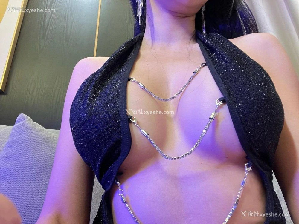 1P - 王馨瑶Yanni – 红色网袜