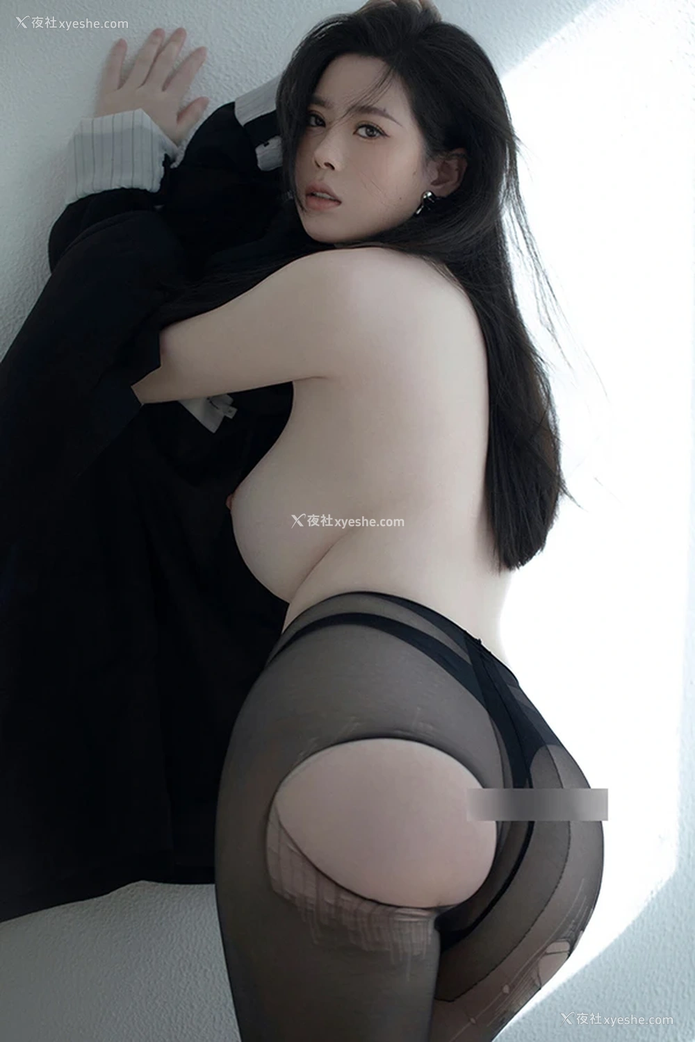 1P - 秀人女神白茹雪abby白T恤SM黑丝私购流出