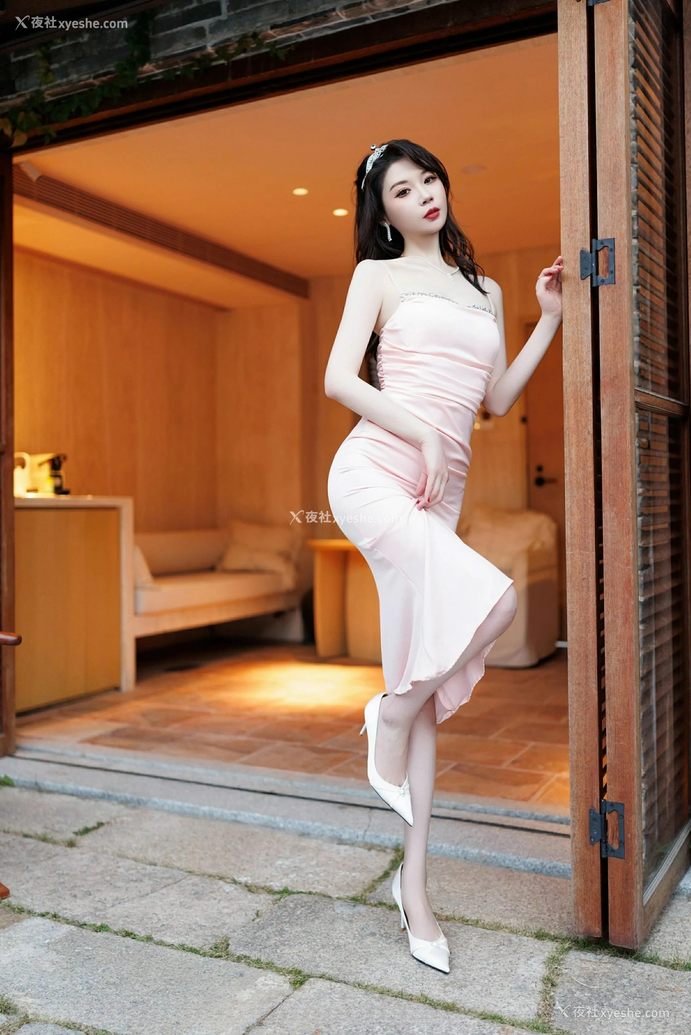 1P - [XiuRen秀人网] No.9584 梦心玥