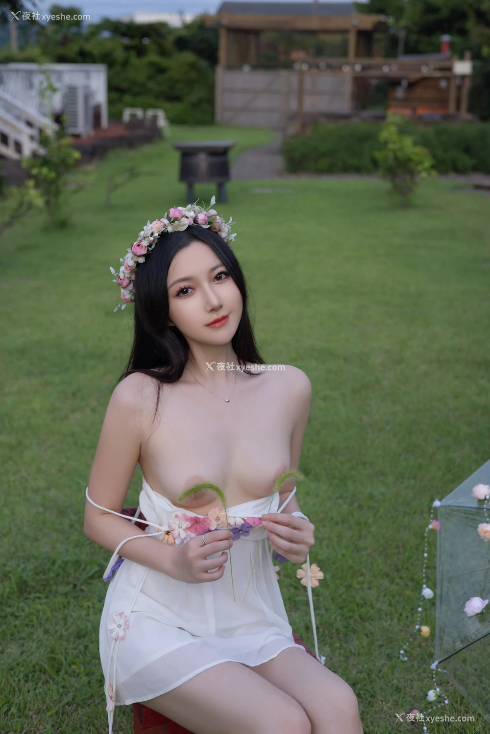 1P - xiuren秀人网福利鱼子酱Fish大尺度内部助力花的伞
