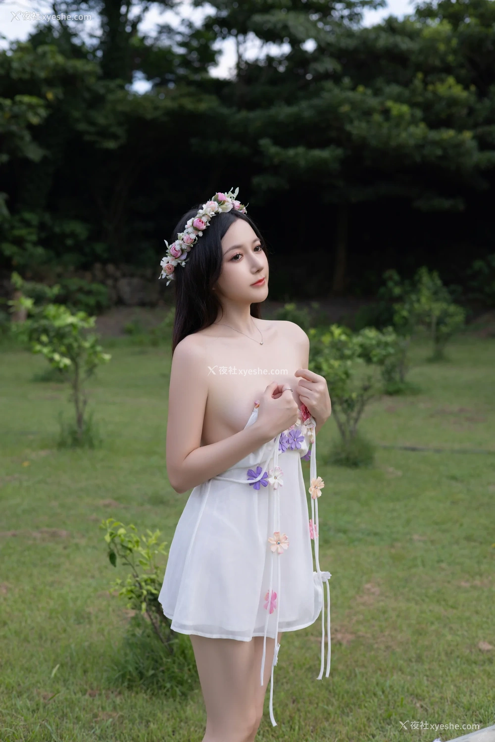 1P - xiuren秀人网福利鱼子酱Fish大尺度内部助力花的伞