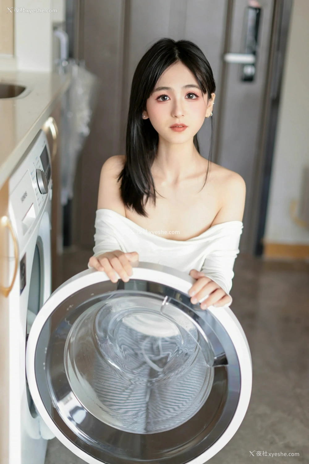 1P - [XiuRen秀人网] No.9605 奶芙乔乔