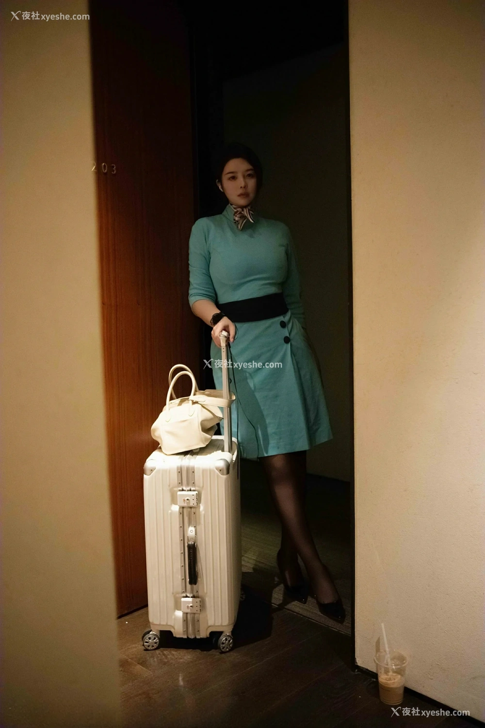 1P - [XiuRen秀人网] No.9609 樱桃小犊子