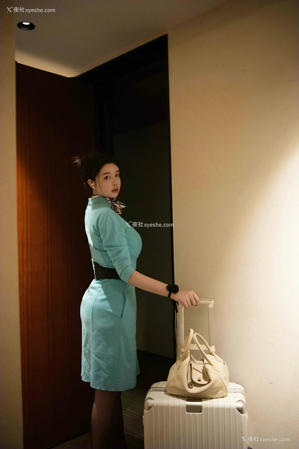 1P - [XiuRen秀人网] No.9609 樱桃小犊子