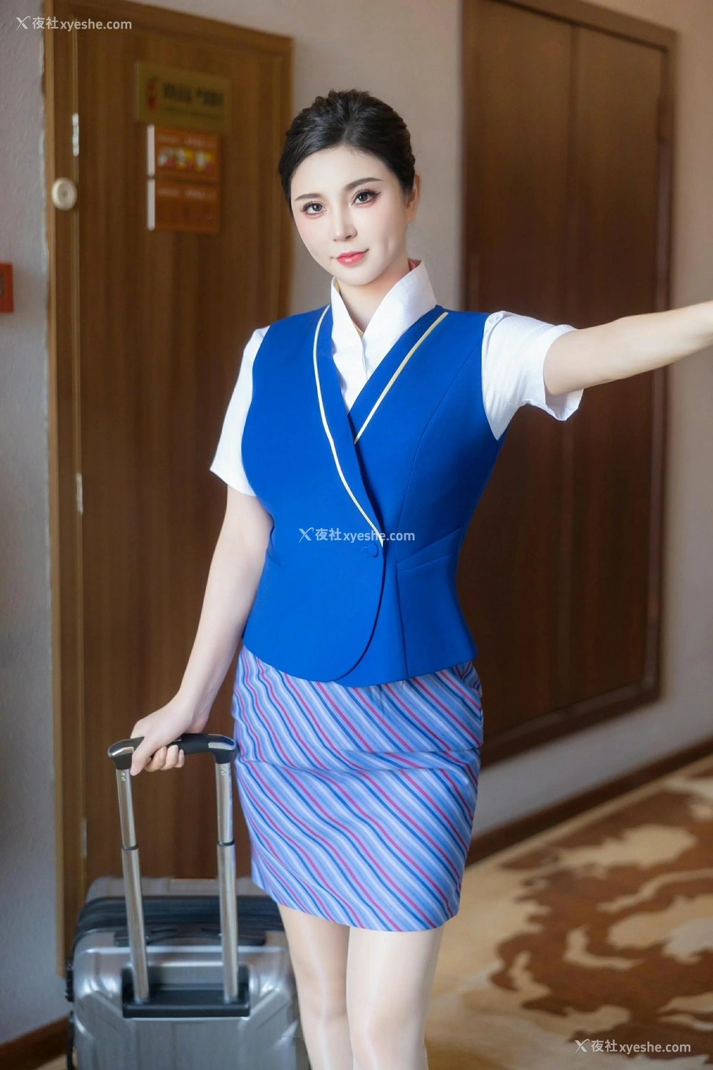 1P - [XiuRen秀人网] No.9612 小蛮妖Yummy