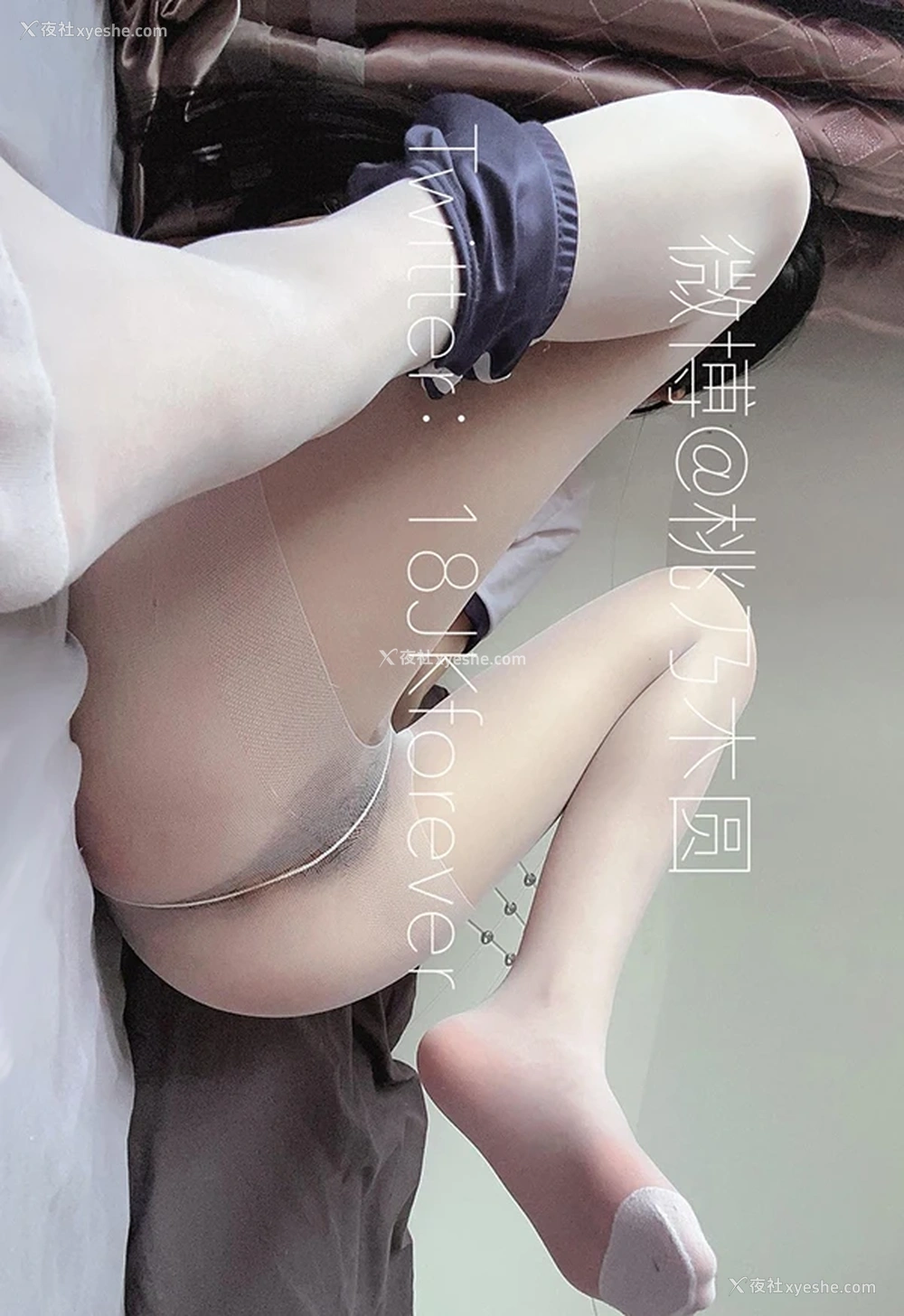1P - 推特美女@18JKforever私拍唯美尺度图集