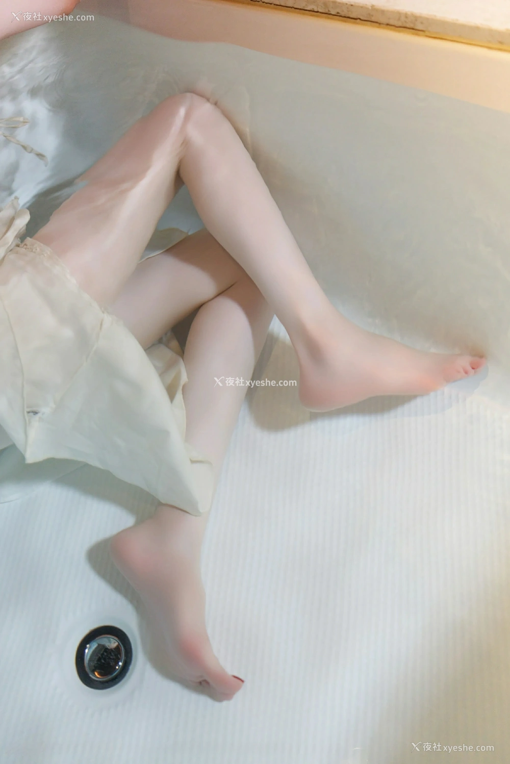 1P - [XiuRen秀人网] No.9643 梦心玥