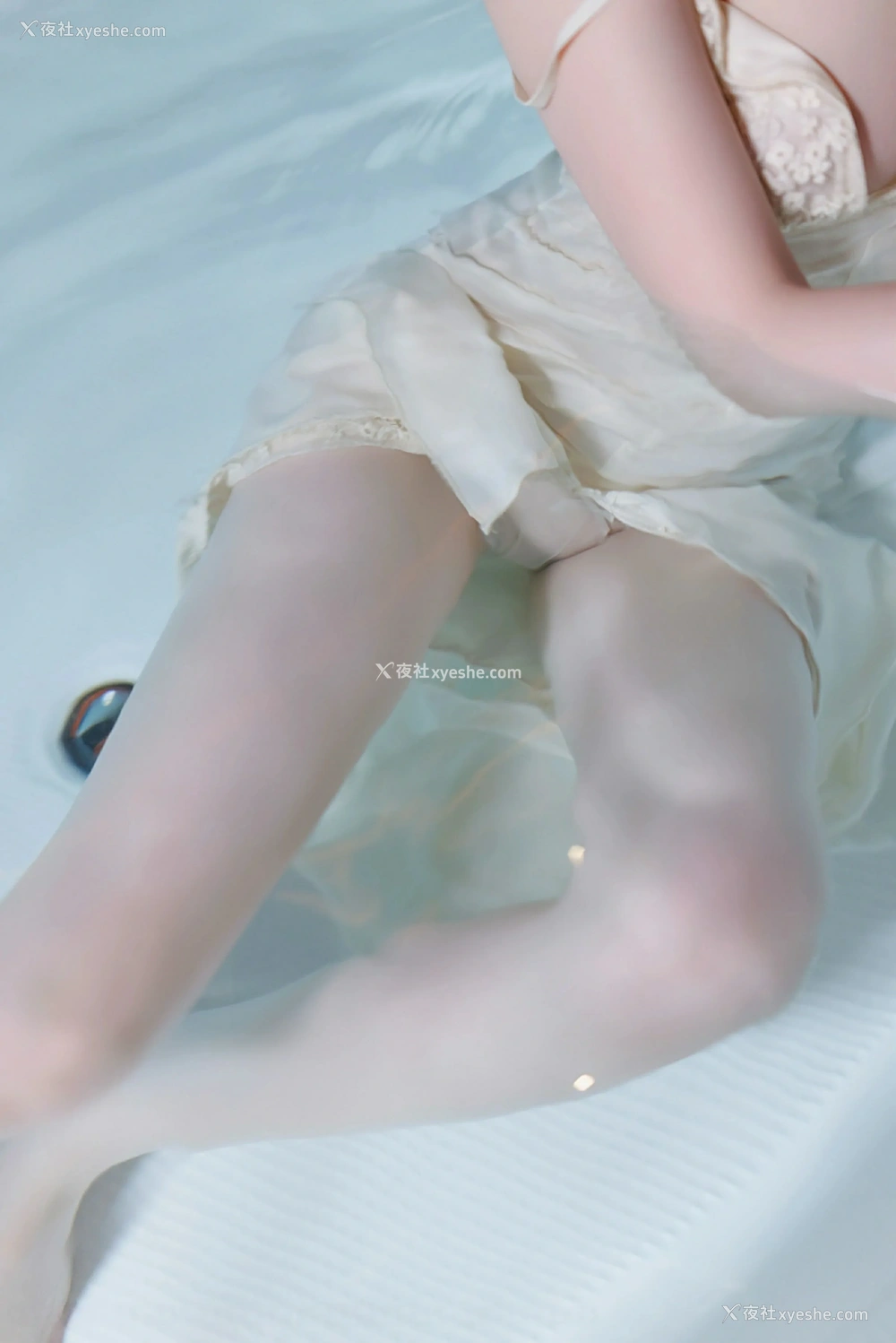 1P - [XiuRen秀人网] No.9643 梦心玥