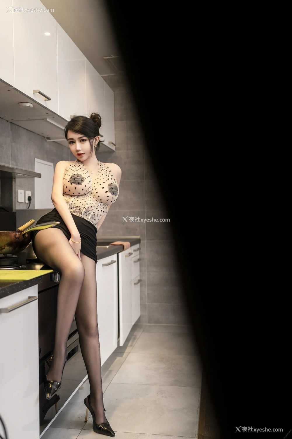 1P - xiuren秀人网福利李若汐ci大尺度私拍写真厨房女仆