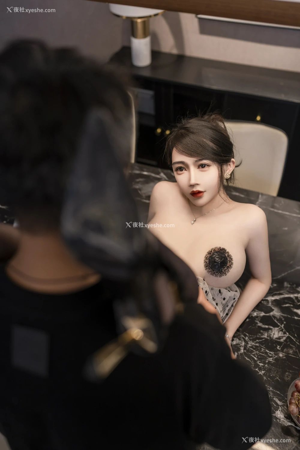 1P - xiuren秀人网福利李若汐ci大尺度私拍写真厨房女仆