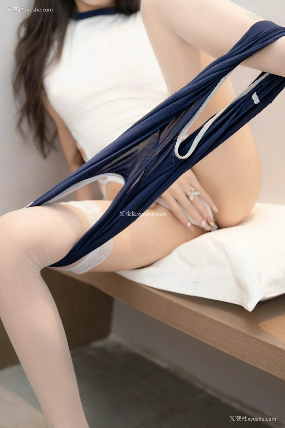 1P - [XiuRen秀人网] No.9654 羊大衣
