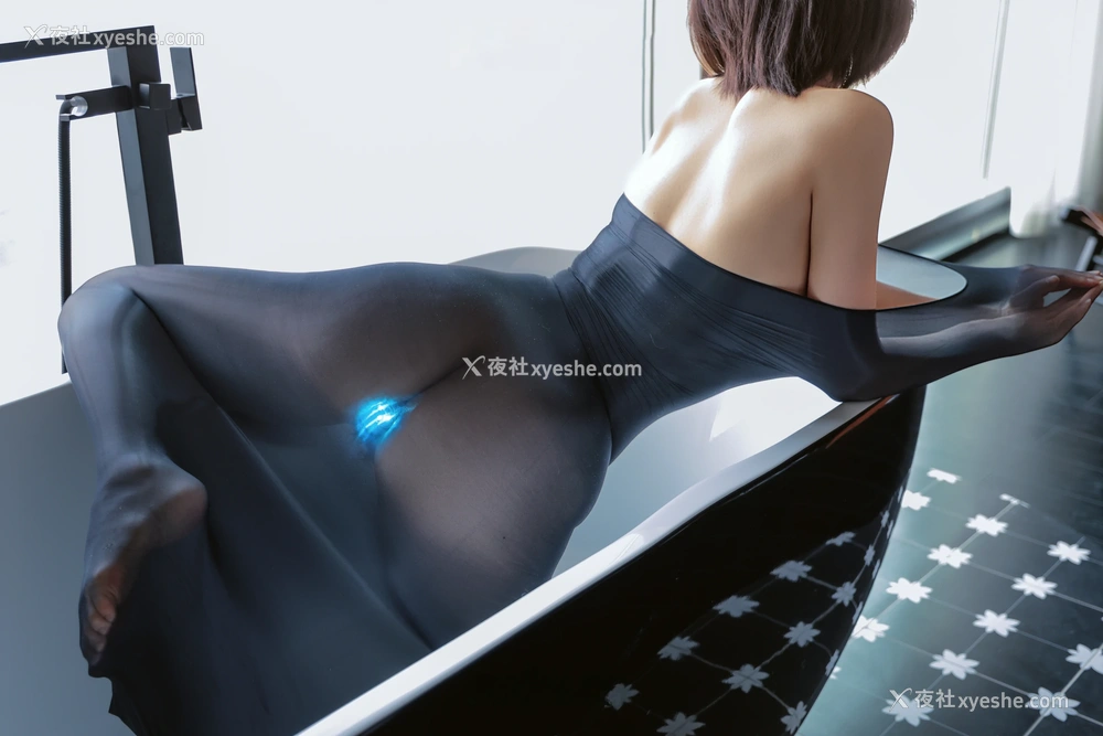 1P - xiuren秀人网福利小橘子大尺度私拍写真黑纱曼妙