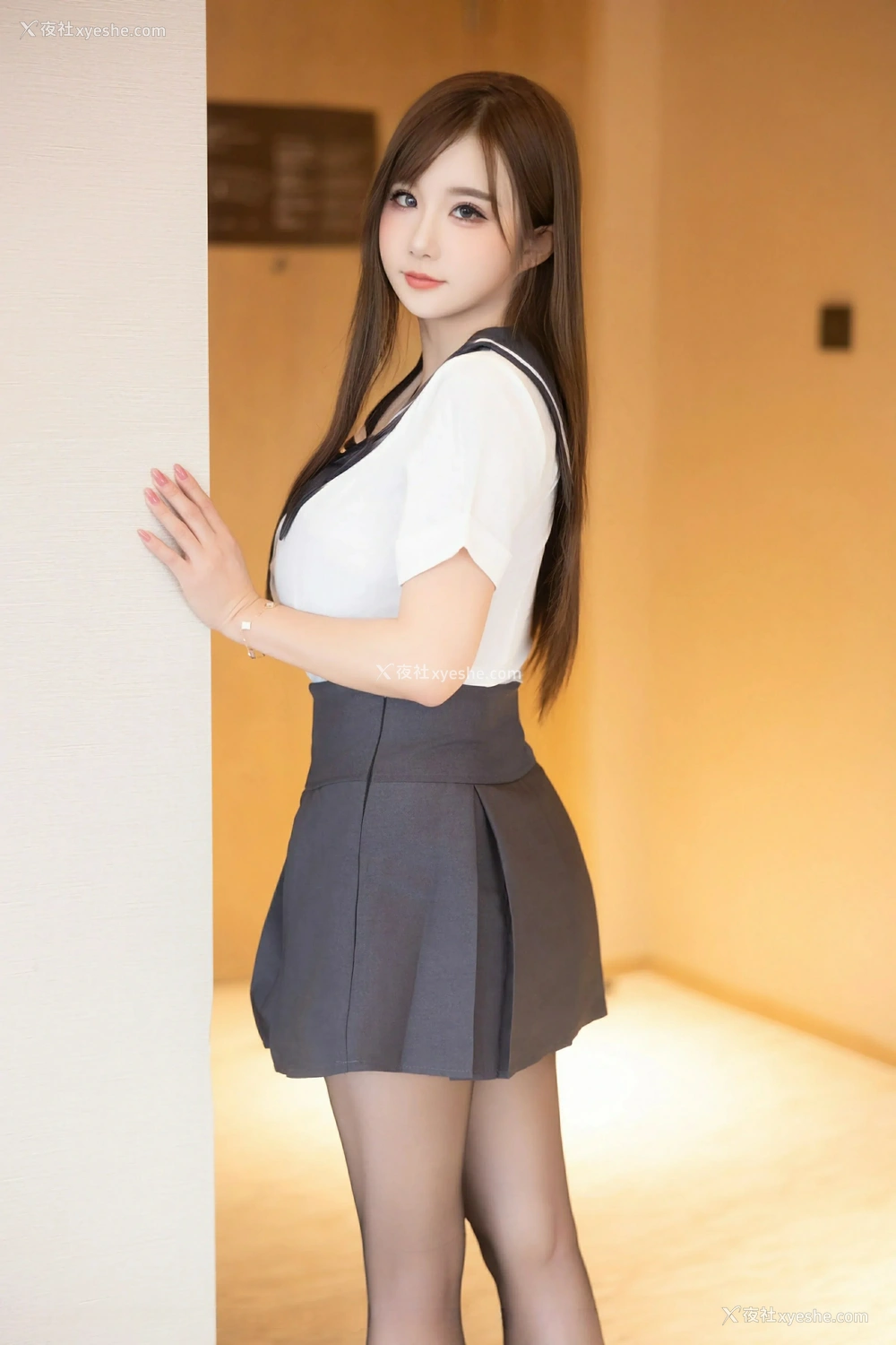 1P - [XiuRen秀人网] No.9663 小肉肉咪