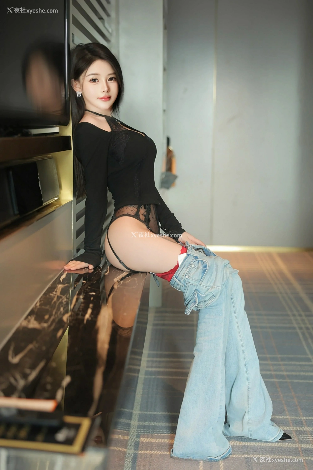 1P - [XiuRen秀人网] No.9666 爱酱里