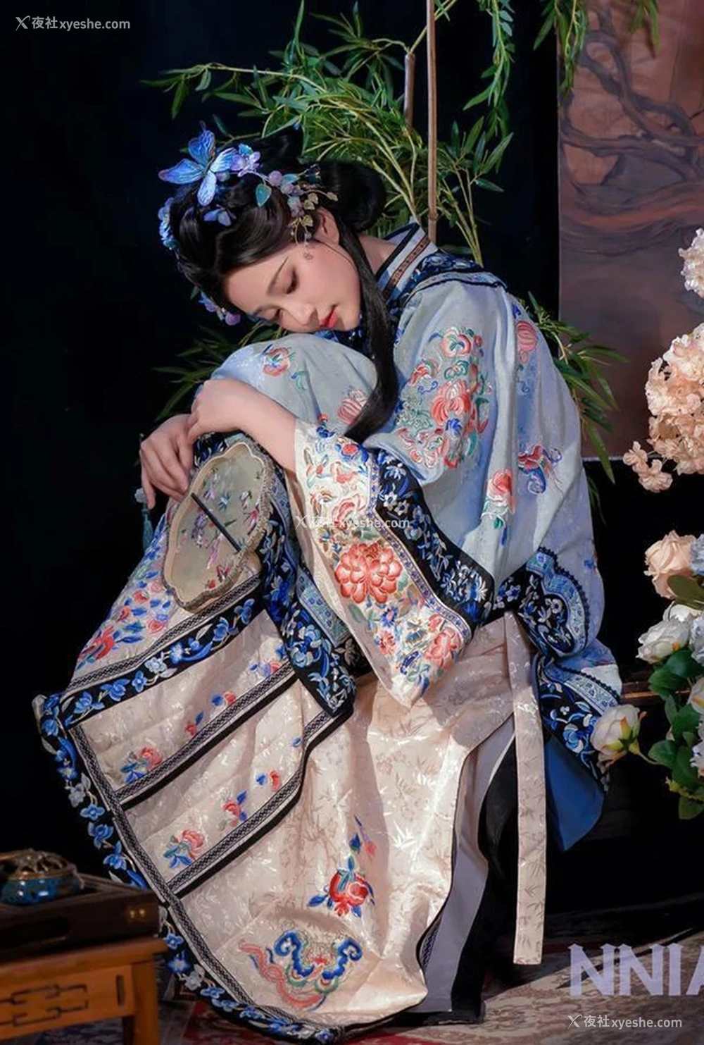 1P - 极品女神年年 丝兰陵 The one day 无圣光唯美图集