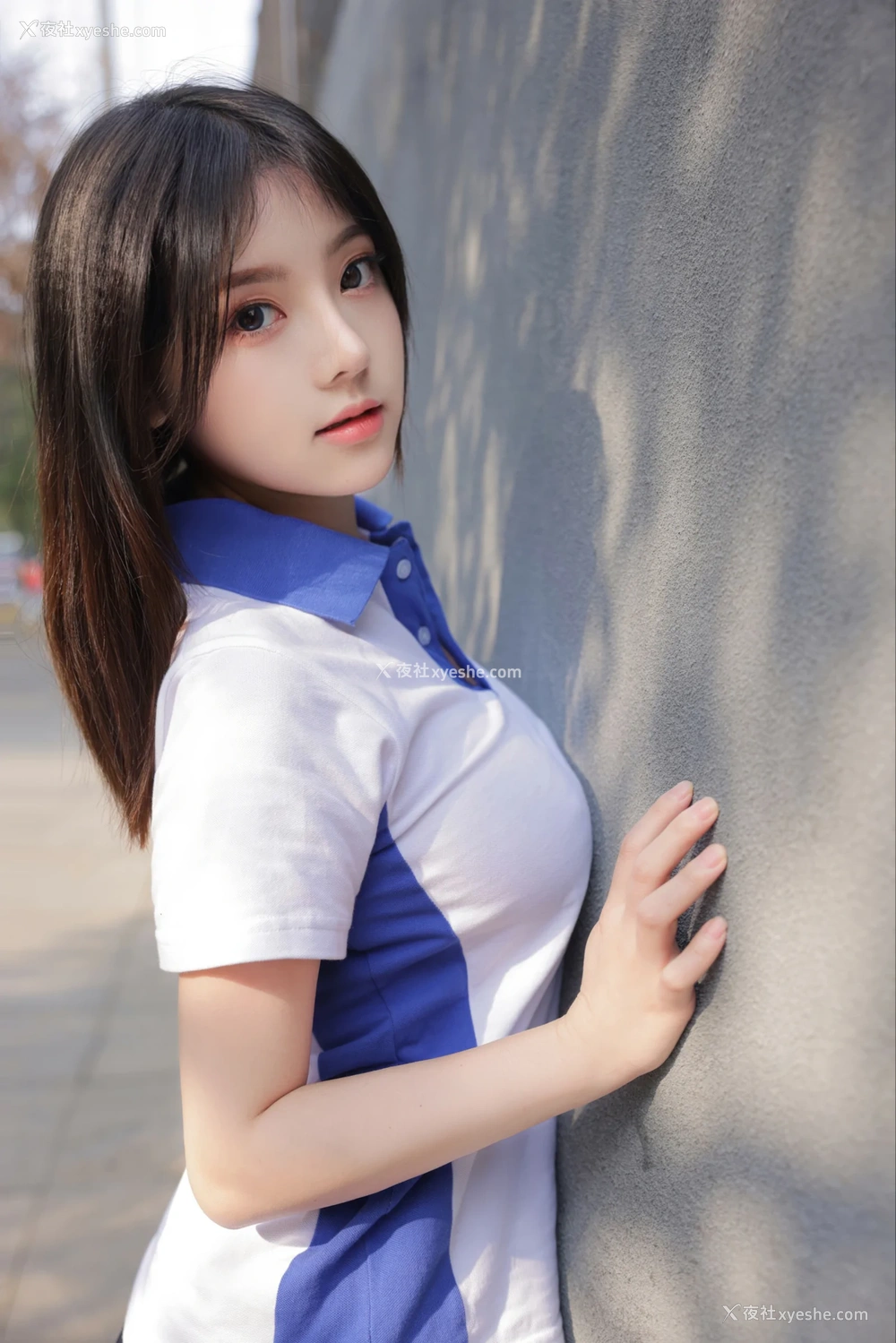 1P - xiuren秀人网福利豆瓣酱大尺度私拍写真学生妹公交车