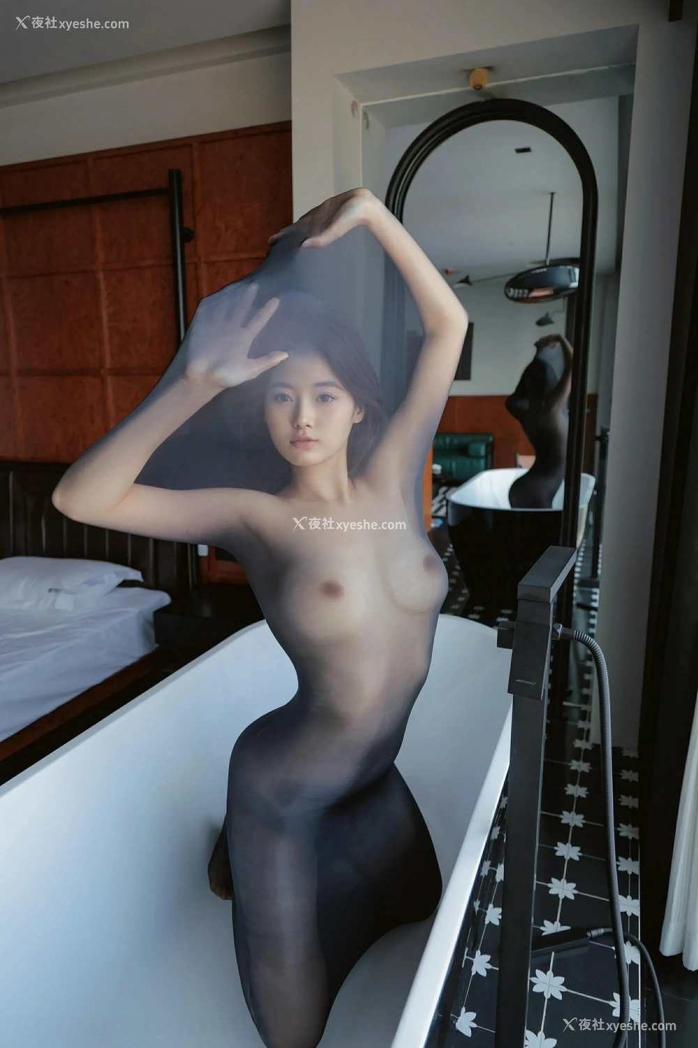 1P - [XiuRen秀人网] No.9684 小橘子orange