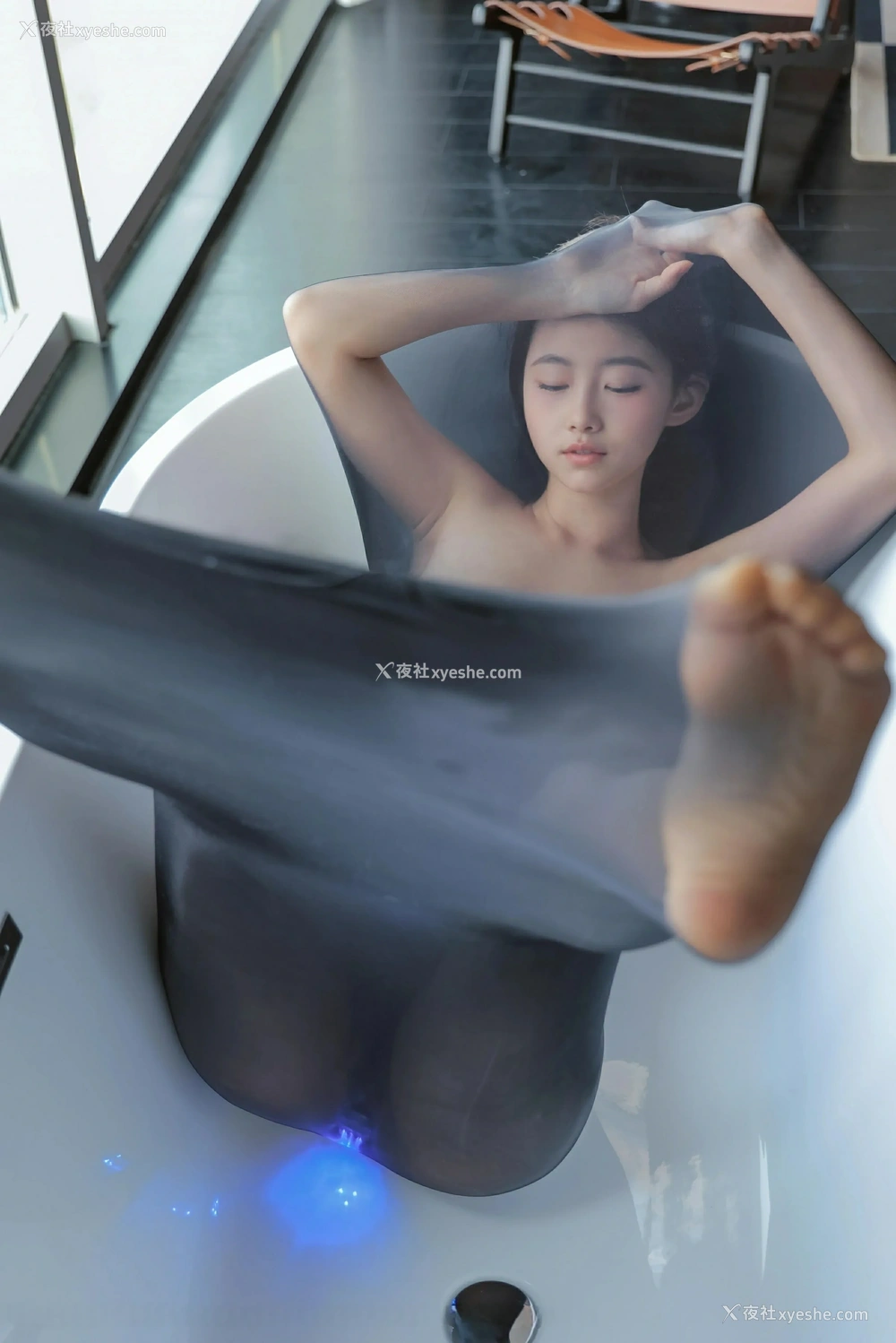 1P - [XiuRen秀人网] No.9684 小橘子orange