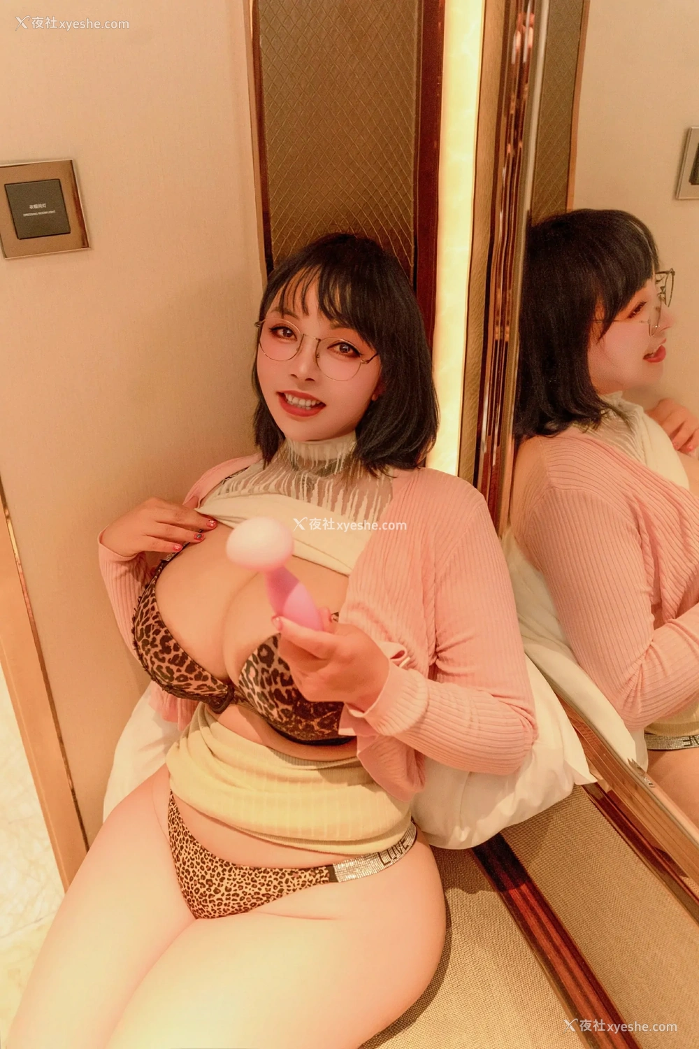 1P - [XiuRen秀人网] No.9685 油田溪溪