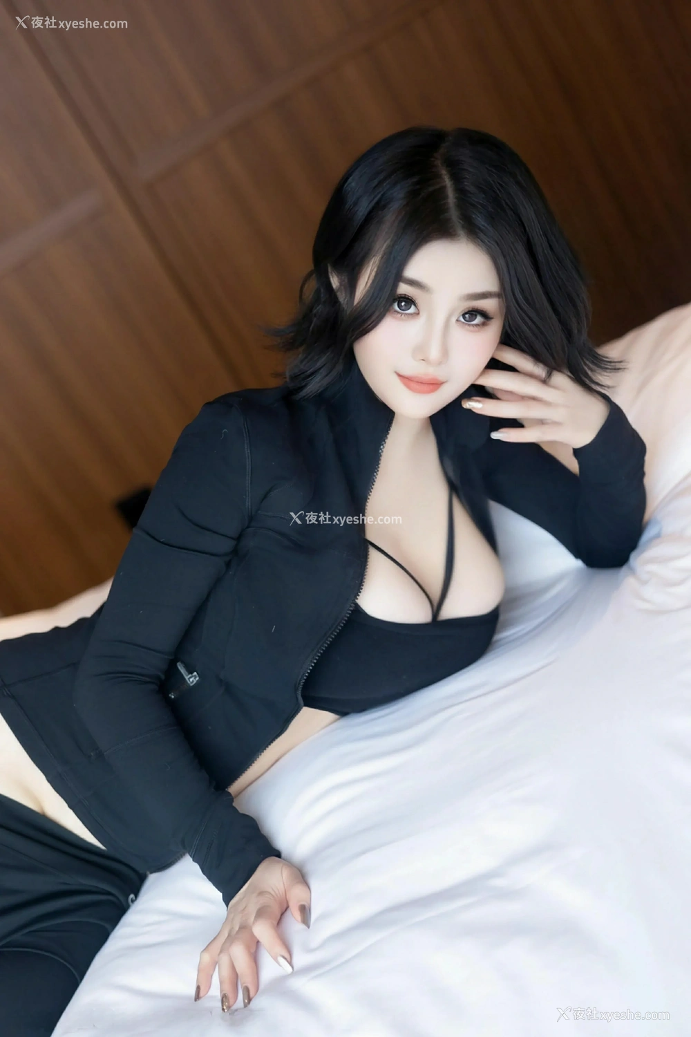 1P - [XiuRen秀人网] No.9694 M0nica